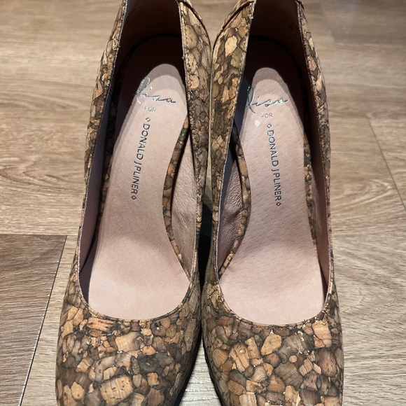 Lisa For Donald J Pliner Women's Rawna Pump - Picture 4 of 5